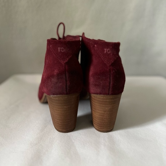 TOMS Size 7 Burgundy Suede Lace Up Booties - Picture 8 of 16